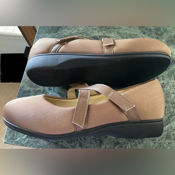 Diabetic Mary Janes - Picture 7 of 8